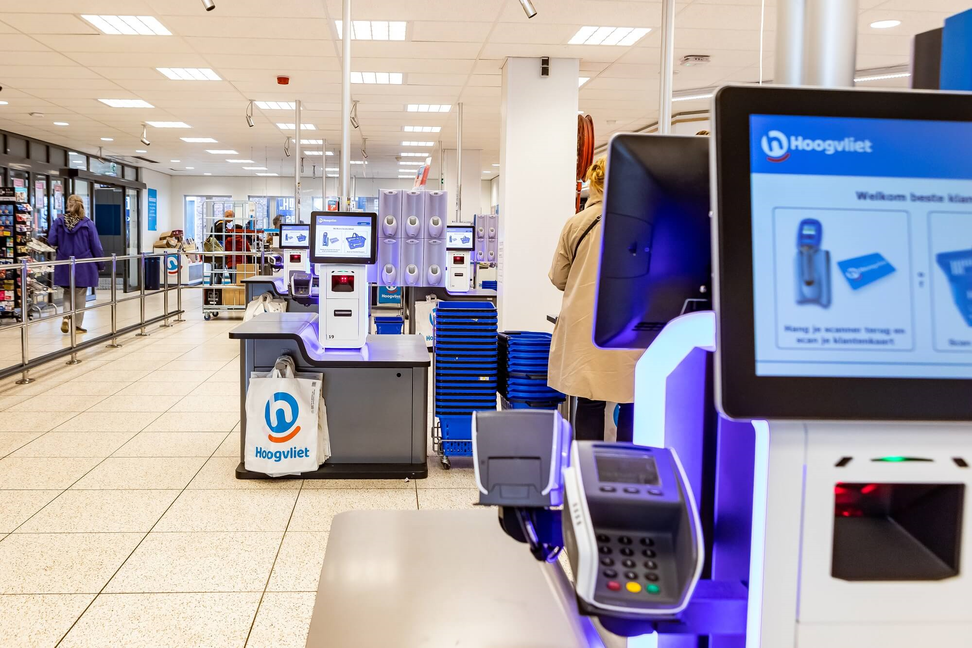 Zelf-checkouts bij Hoogvliet in Leiden